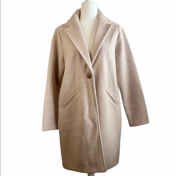 Cynthia Rowley Jackets & Blazers - Cynthia Rowley Tan Overcoat NWOT
